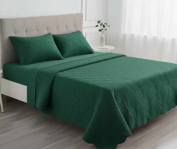 Emerald Green Plain Quilt Wavy Pattern