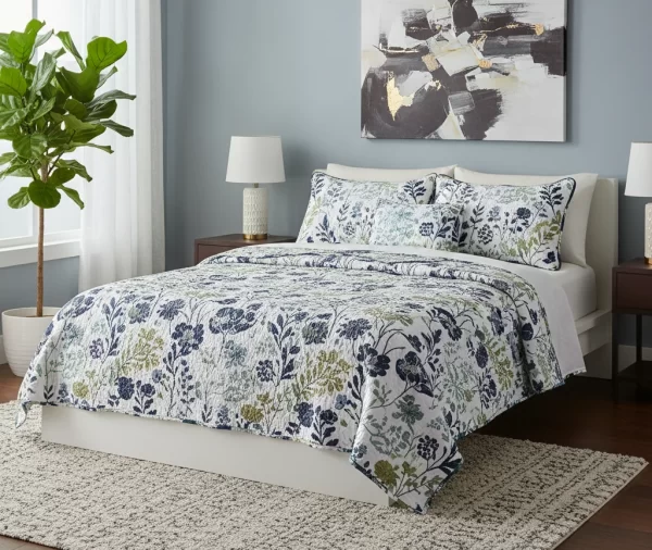 Modern Farmhouse Floral Printed Quilt